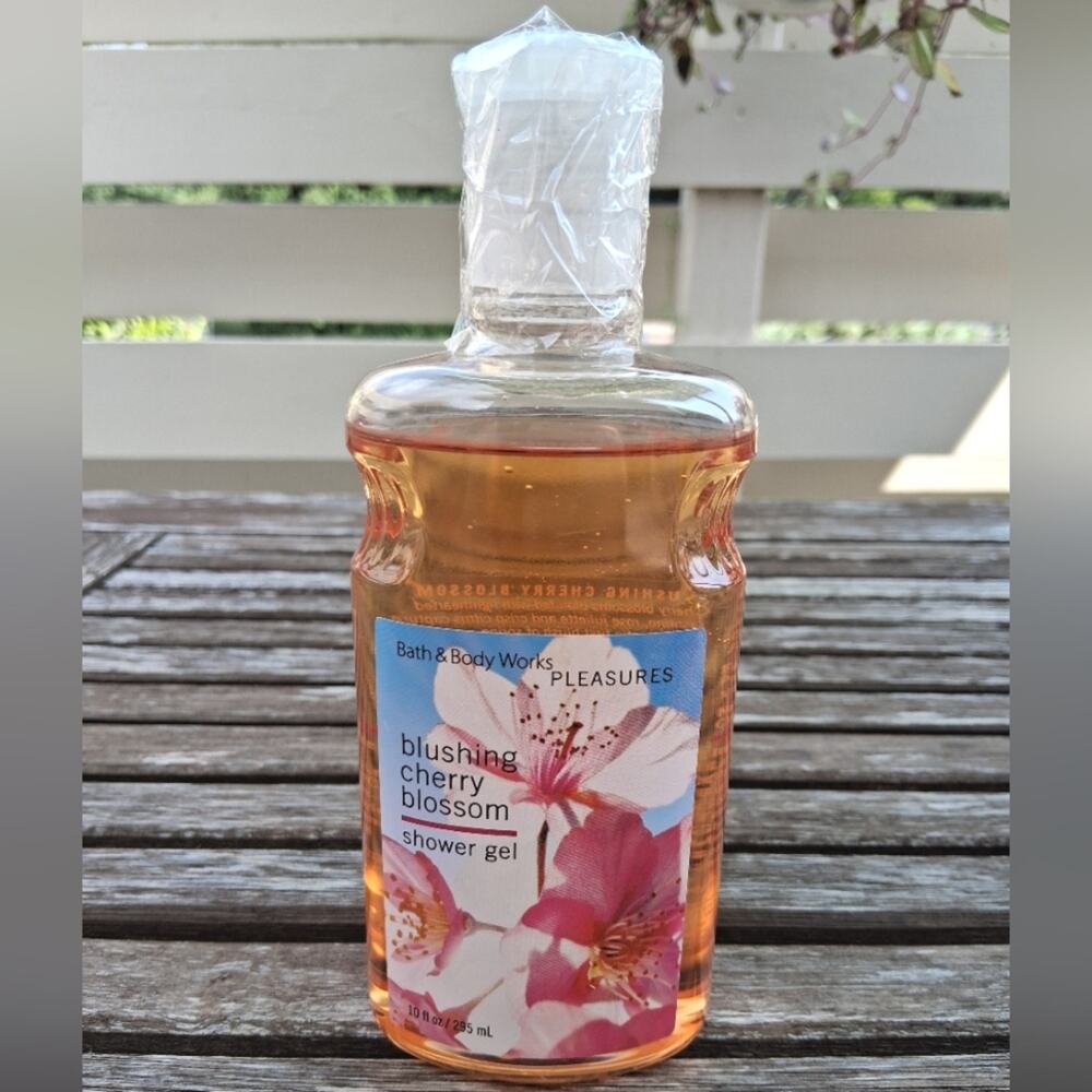Vintage Bath & Body Works Blushing Cherry Blossom Shower Gel Body Wash - Picture 1 of 3